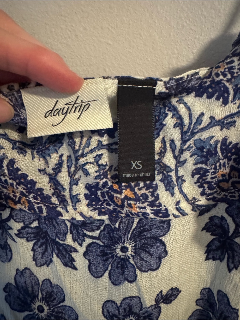 Women’s White & Blue Floral Cold-Shoulder Top - Picture 5 of 6